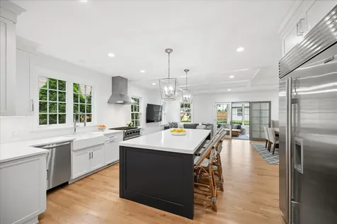 1037 Oak Street Winnetka IL 60093