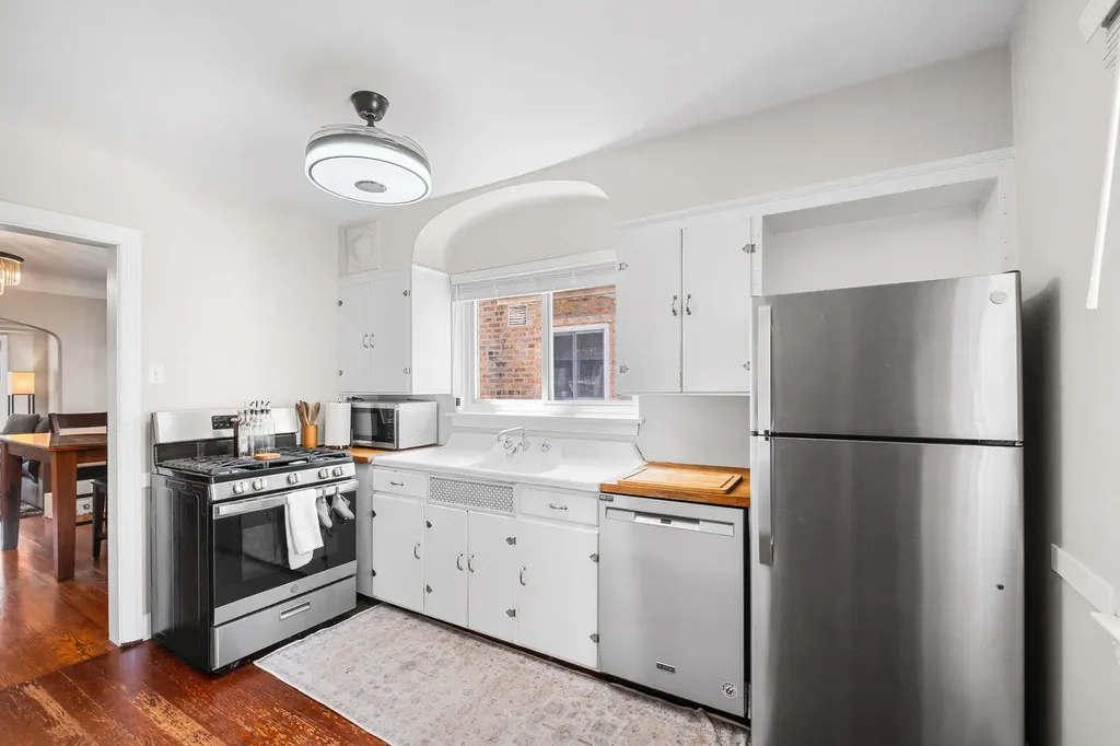 5704 North Major Avenue Chicago IL 60646