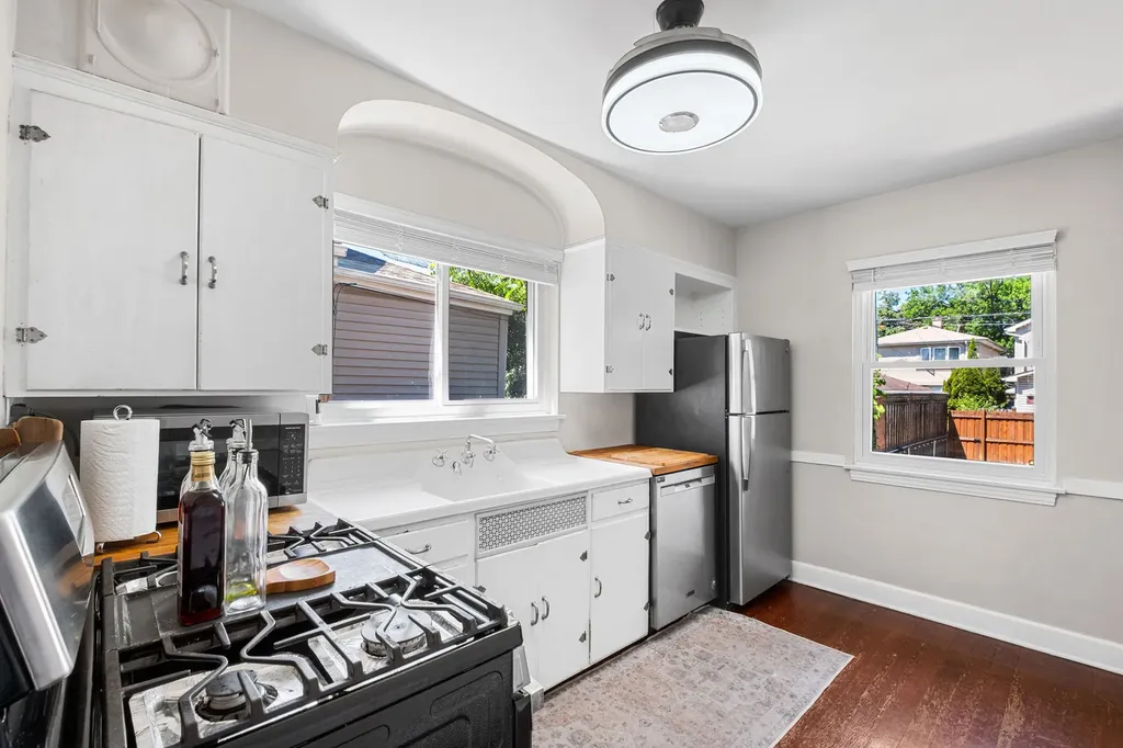 5704 North Major Avenue Chicago IL 60646