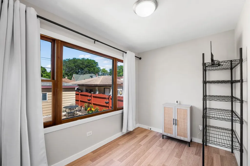 5704 North Major Avenue Chicago IL 60646