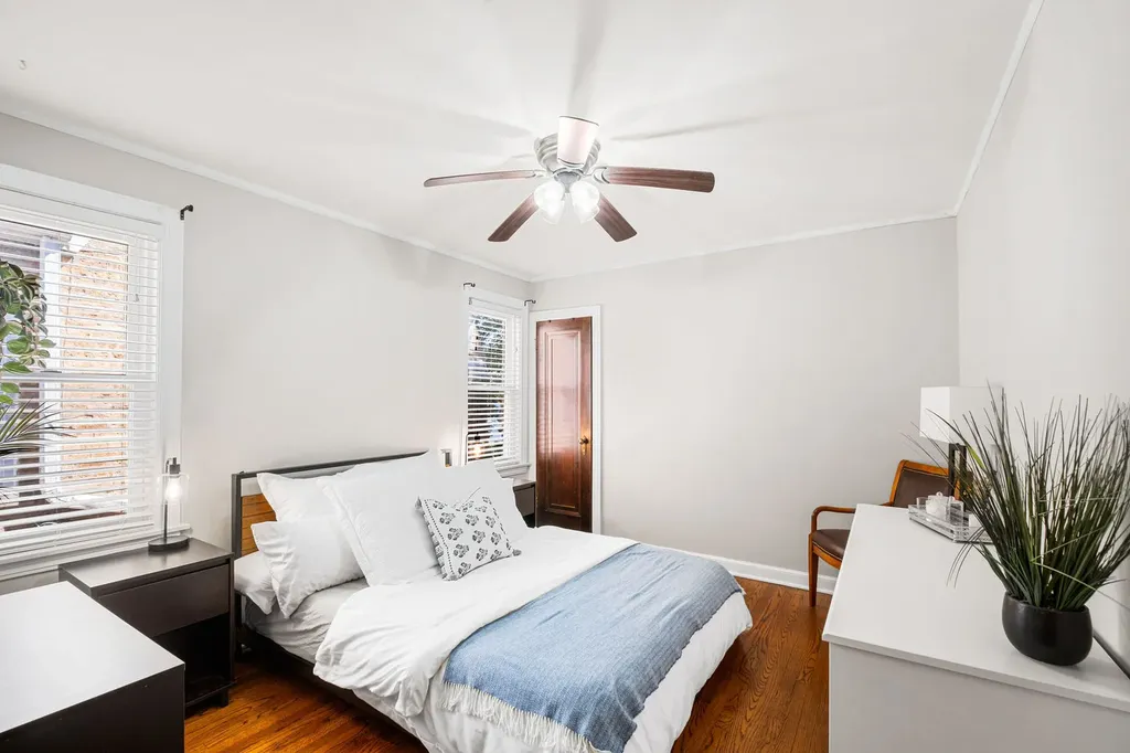 5704 North Major Avenue Chicago IL 60646