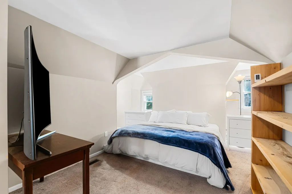 5704 North Major Avenue Chicago IL 60646