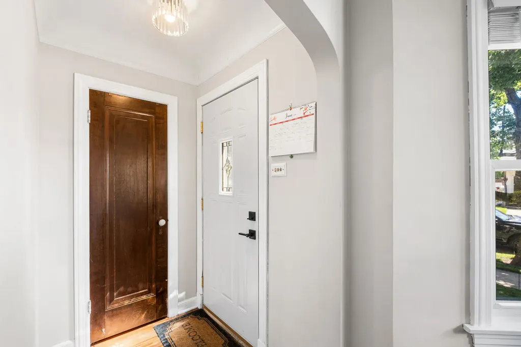 5704 North Major Avenue Chicago IL 60646