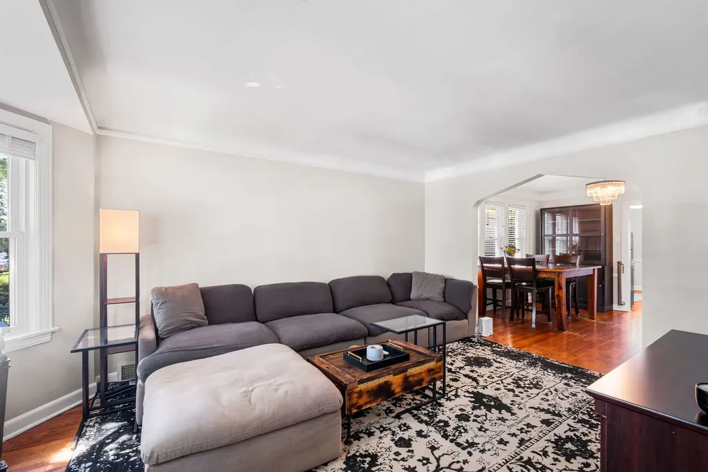 5704 North Major Avenue Chicago IL 60646