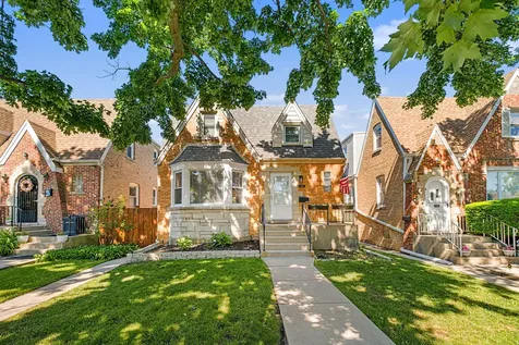 5704 North Major Avenue Chicago IL 60646