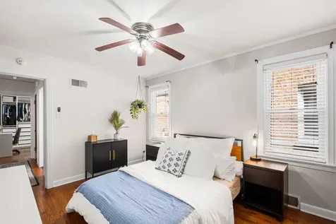 5704 North Major Avenue Chicago IL 60646