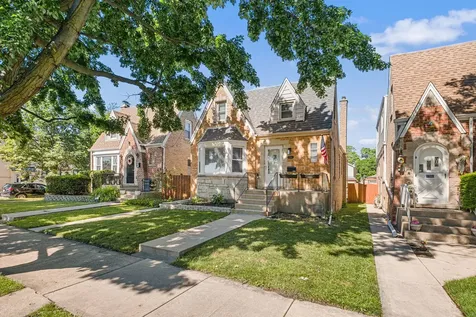 5704 North Major Avenue Chicago IL 60646