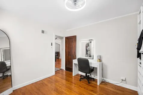 5704 North Major Avenue Chicago IL 60646
