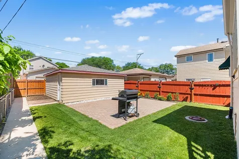 5704 North Major Avenue Chicago IL 60646