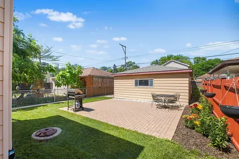 5704 North Major Avenue Chicago IL 60646