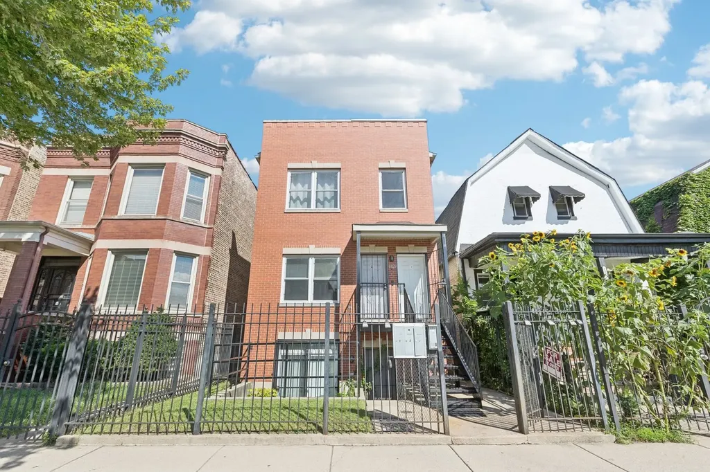 6823 South Dorchester Avenue Chicago IL 60637