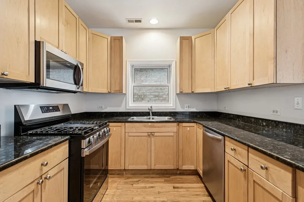 6823 South Dorchester Avenue Chicago IL 60637
