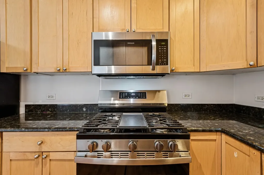 6823 South Dorchester Avenue Chicago IL 60637