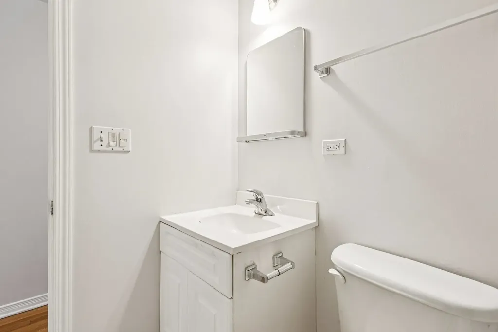 6823 South Dorchester Avenue Chicago IL 60637