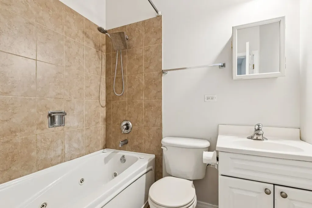 6823 South Dorchester Avenue Chicago IL 60637