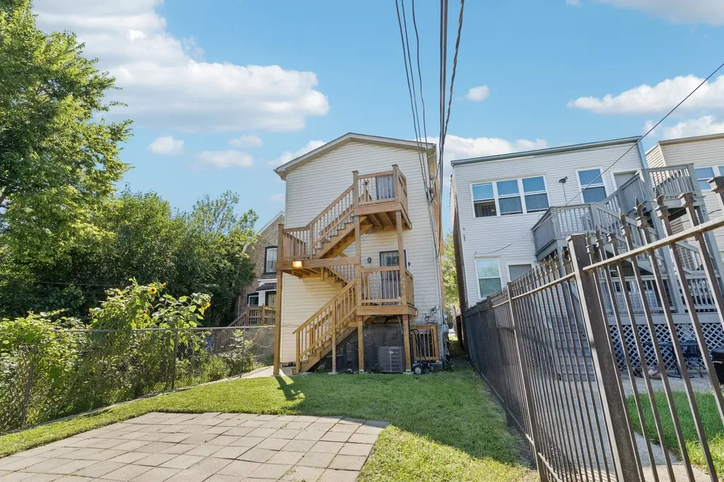 6823 South Dorchester Avenue Chicago IL 60637