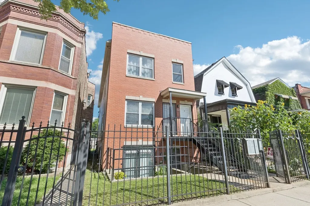 6823 South Dorchester Avenue Chicago IL 60637