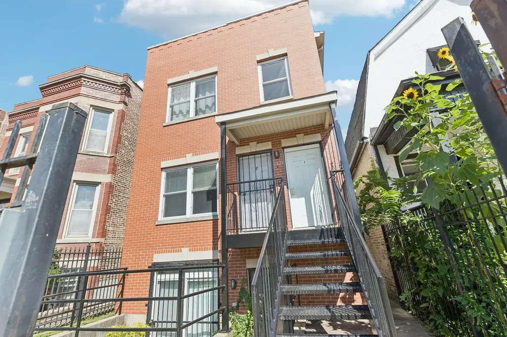6823 South Dorchester Avenue Chicago IL 60637