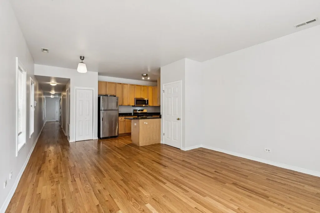 6823 South Dorchester Avenue Chicago IL 60637