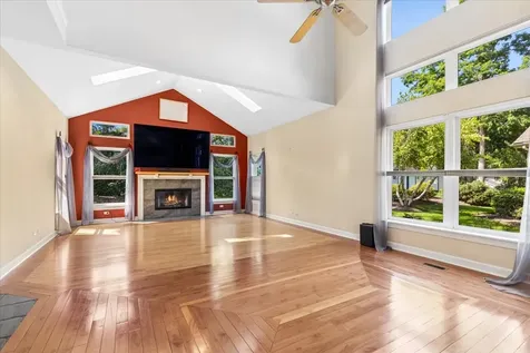 1488 White Oak Lane Woodstock IL 60098