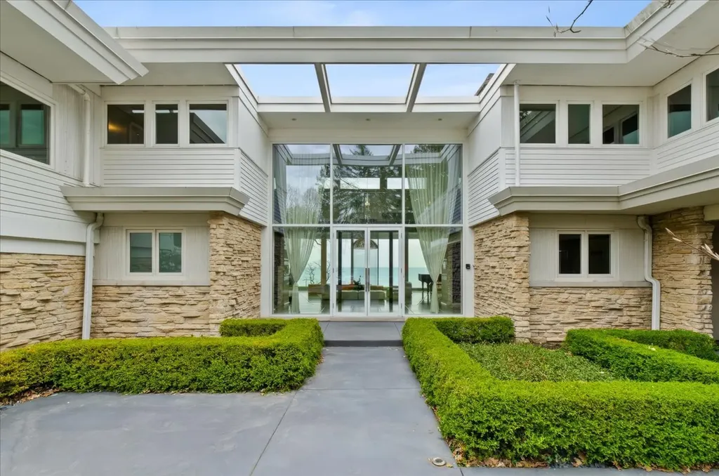 2441 Woodbridge Lane Highland Park IL 60035