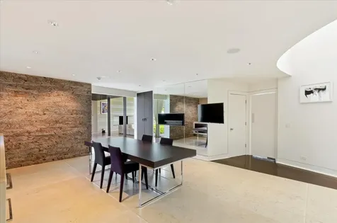 2441 Woodbridge Lane Highland Park IL 60035