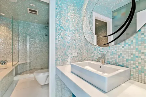 2441 Woodbridge Lane Highland Park IL 60035