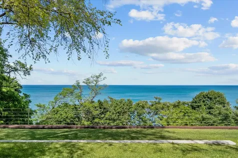 2441 Woodbridge Lane Highland Park IL 60035