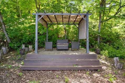 2441 Woodbridge Lane Highland Park IL 60035