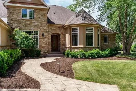 5352 Woodland Pond Lane Loves Park IL 61111