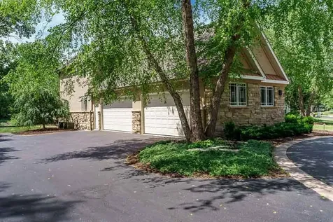5352 Woodland Pond Lane Loves Park IL 61111