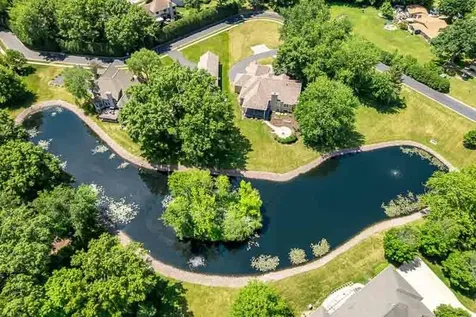 5352 Woodland Pond Lane Loves Park IL 61111