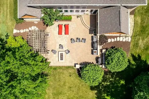 5352 Woodland Pond Lane Loves Park IL 61111