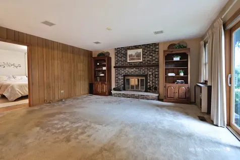 518 Oak Street Elk Grove Village IL 60007