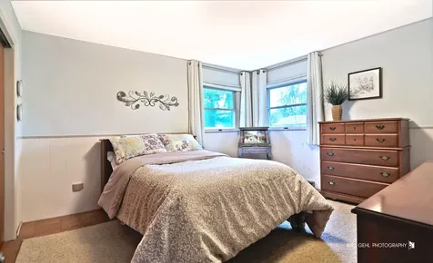 518 Oak Street Elk Grove Village IL 60007