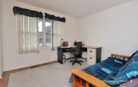 518 Oak Street Elk Grove Village IL 60007
