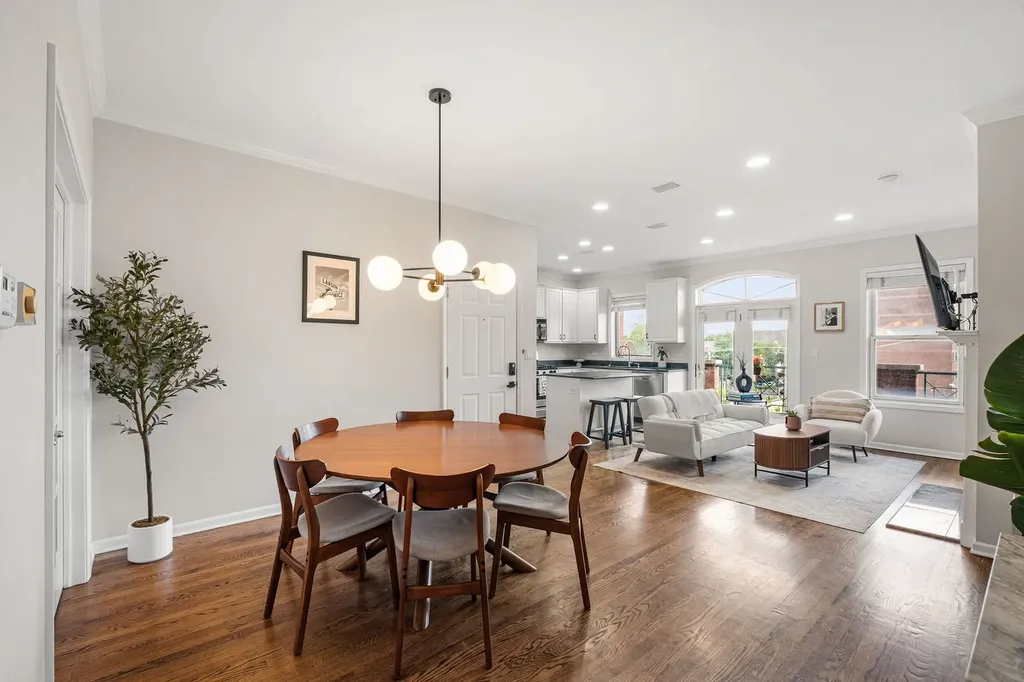 1010 West Diversey Parkway Chicago IL 60614