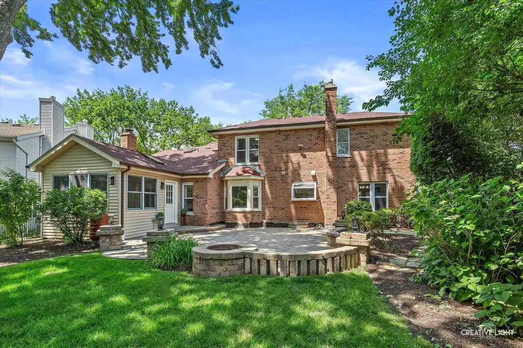 2425 Tanglewood Drive Lisle IL 60532