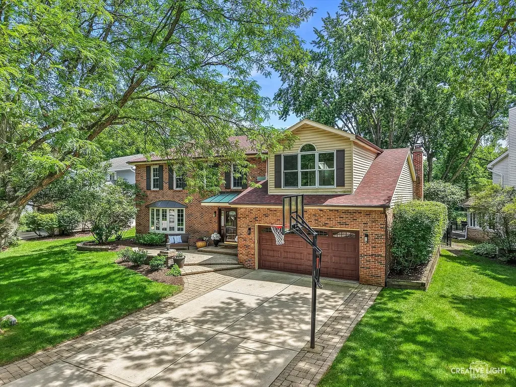 2425 Tanglewood Drive Lisle IL 60532