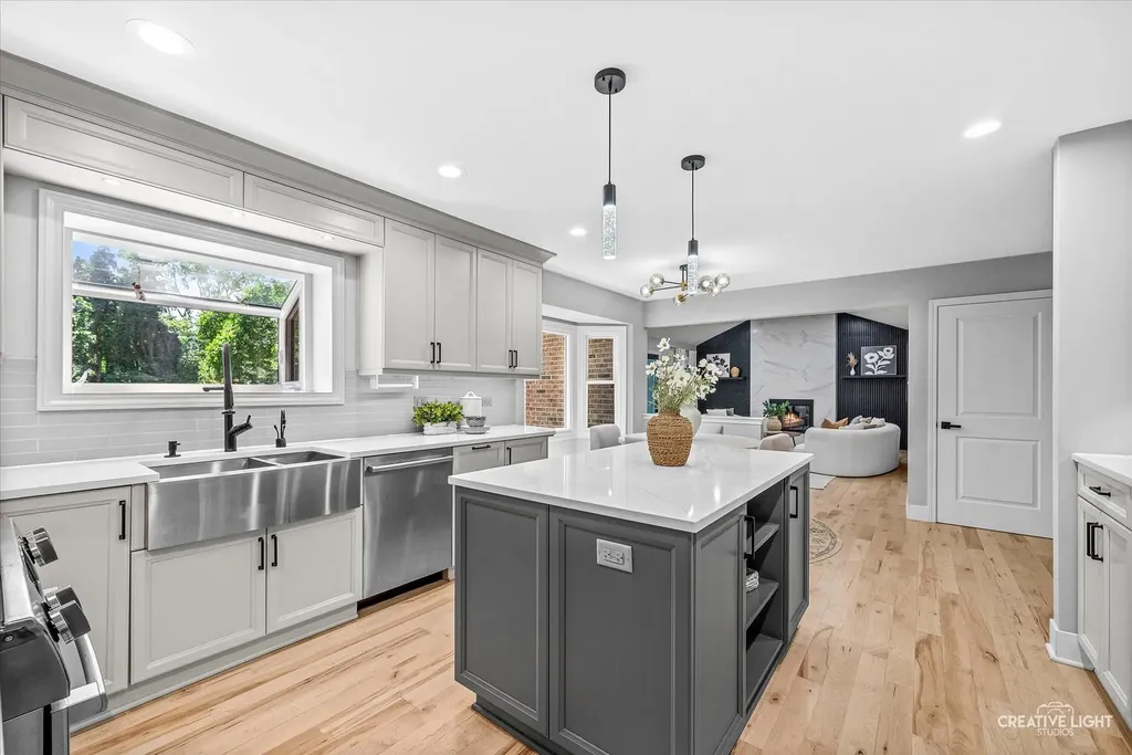 2425 Tanglewood Drive Lisle IL 60532