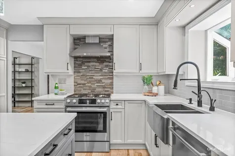 2425 Tanglewood Drive Lisle IL 60532