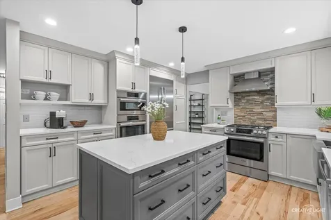 2425 Tanglewood Drive Lisle IL 60532