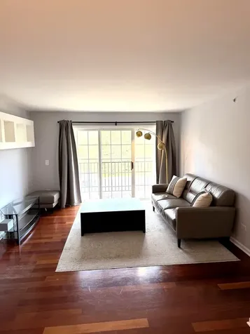 680 Mill Circle Wheeling IL 60090