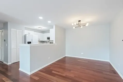 680 Mill Circle Wheeling IL 60090