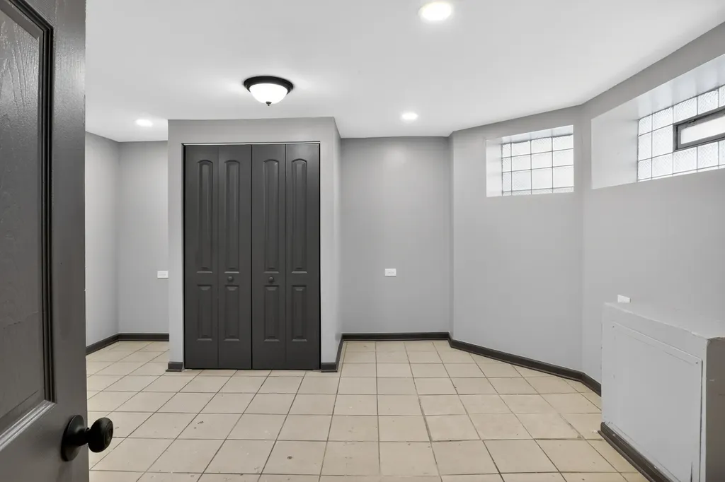 6348 South Greenwood Avenue Chicago IL 60637