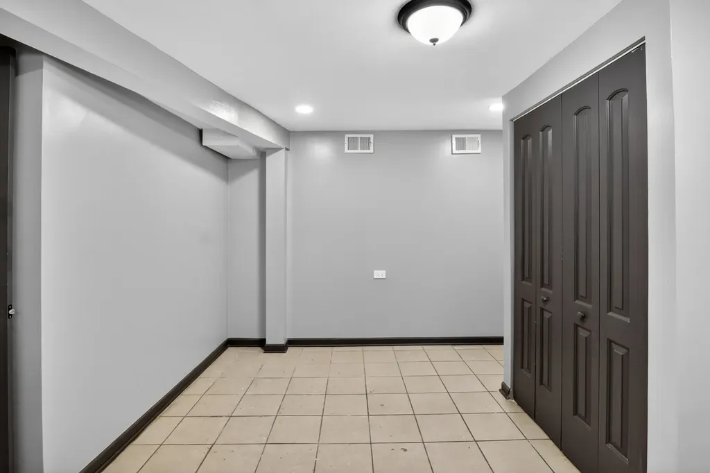 6348 South Greenwood Avenue Chicago IL 60637