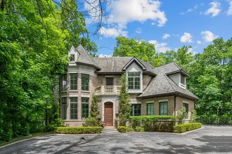 2390 Woodpath Lane Highland Park IL 60035