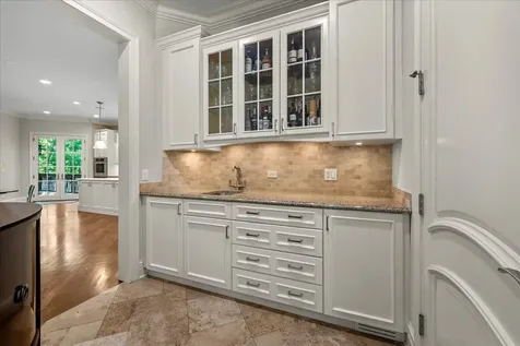 2390 Woodpath Lane Highland Park IL 60035