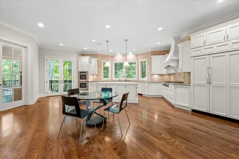 2390 Woodpath Lane Highland Park IL 60035