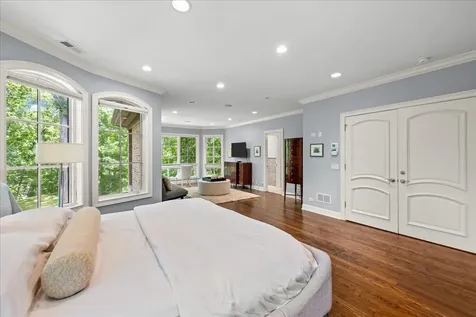 2390 Woodpath Lane Highland Park IL 60035